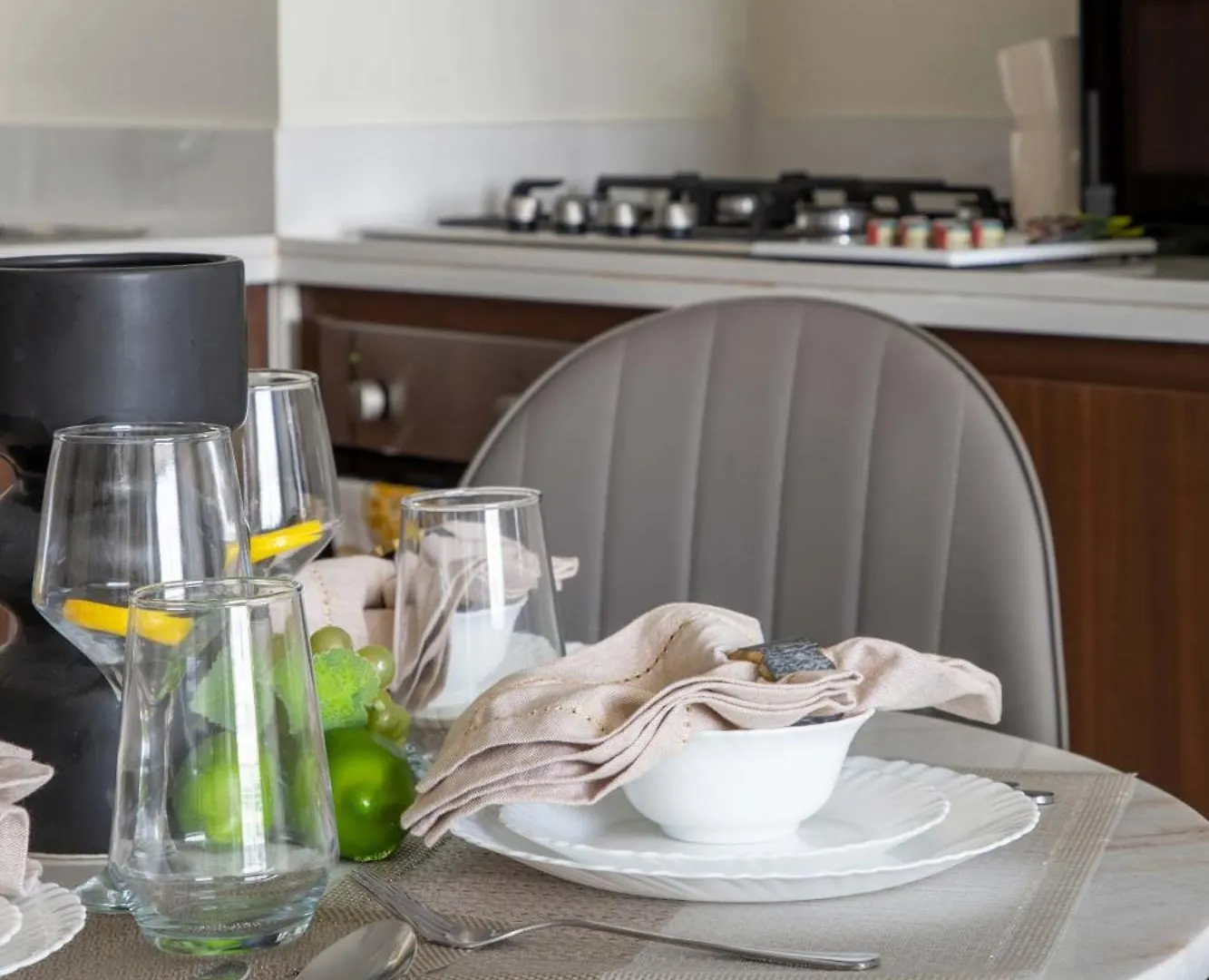 Frank Porter - Vera Residences Dubai Apartment