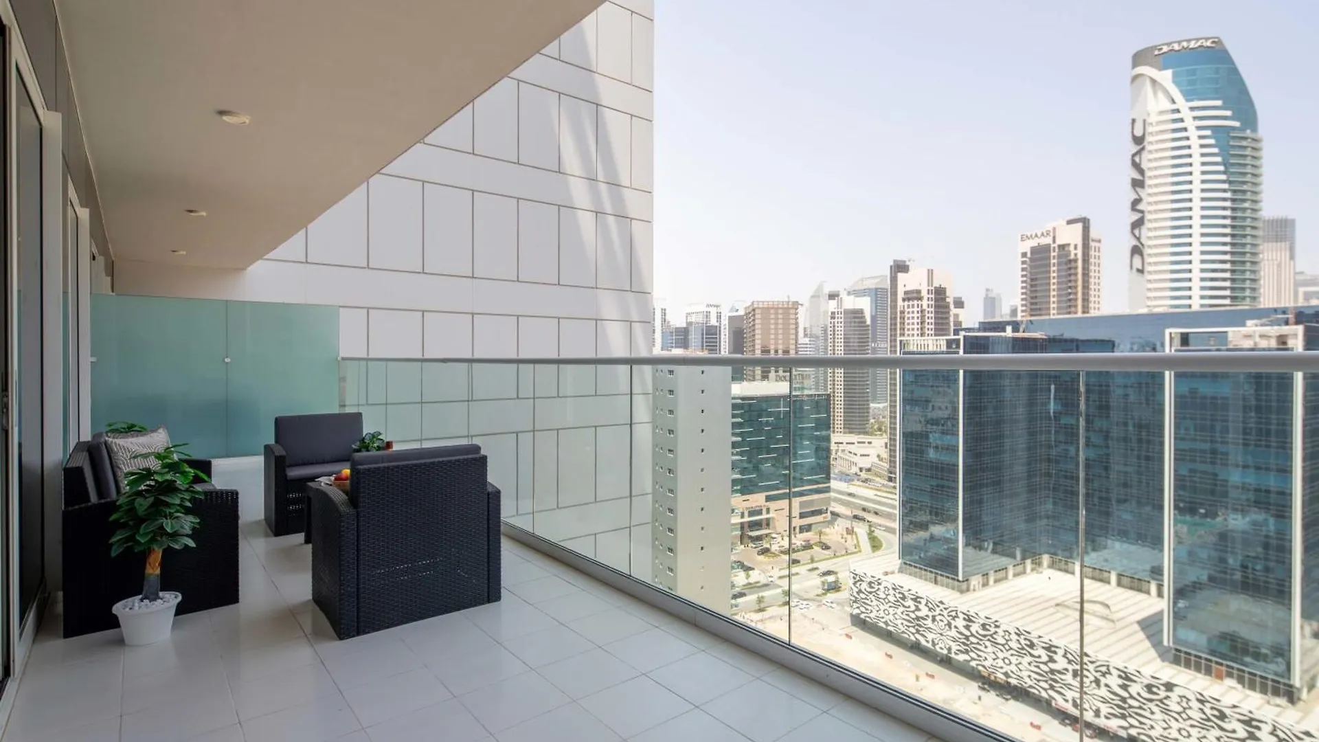 Apartment Frank Porter - Vera Residences Dubai