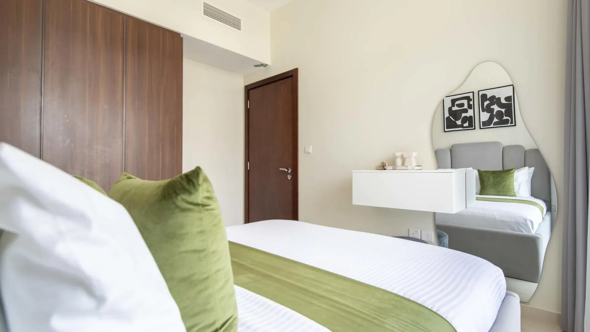 Frank Porter - Vera Residences Dubai United Arab Emirates