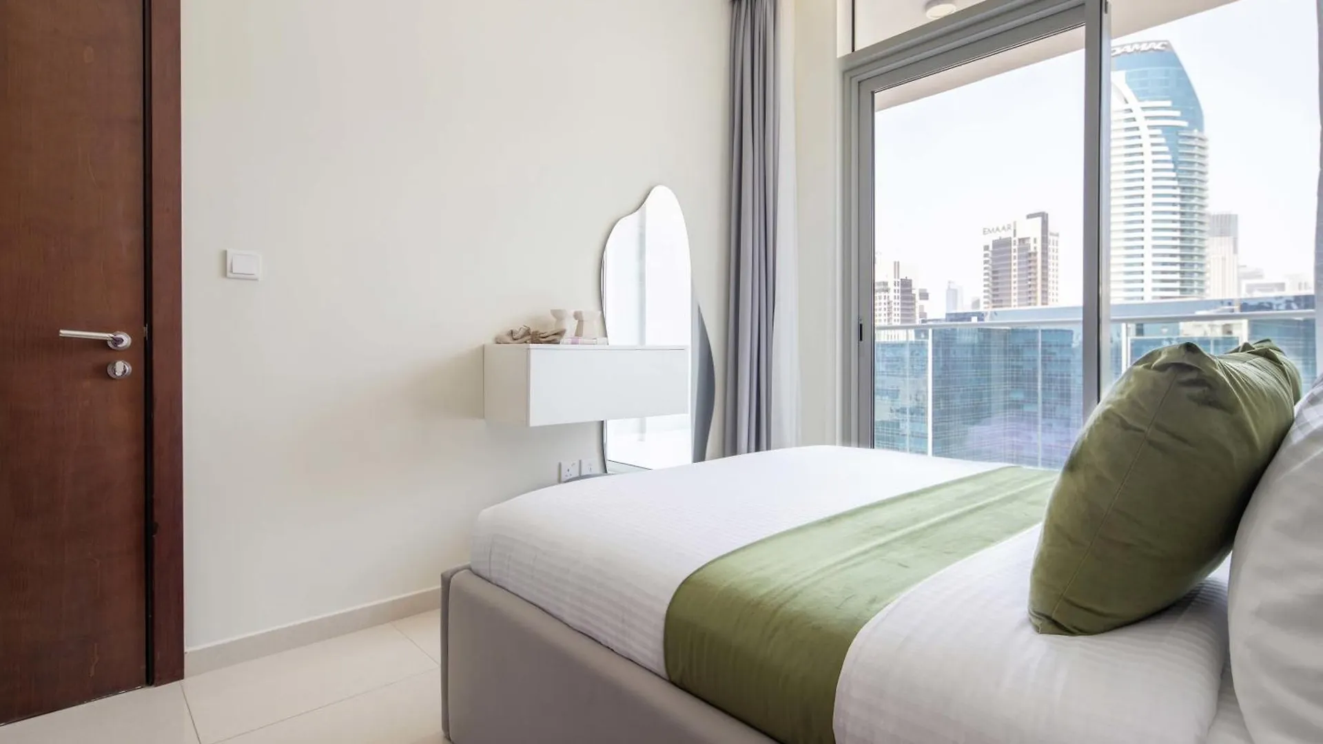 Frank Porter - Vera Residences Dubai Apartment