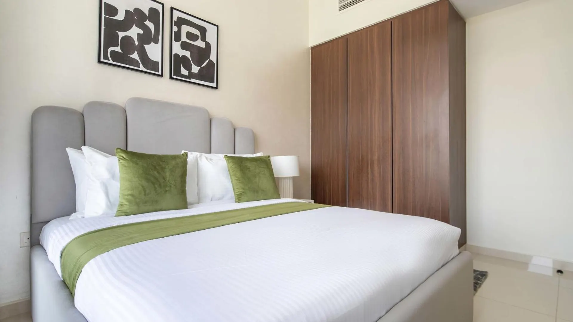 Apartment Frank Porter - Vera Residences Dubai