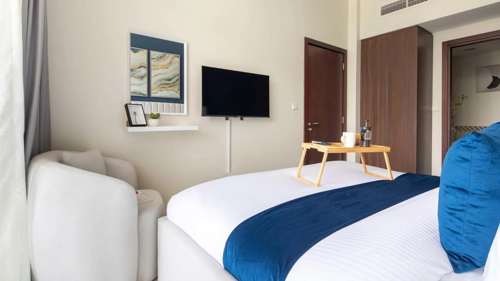 Frank Porter - Vera Residences Dubaj